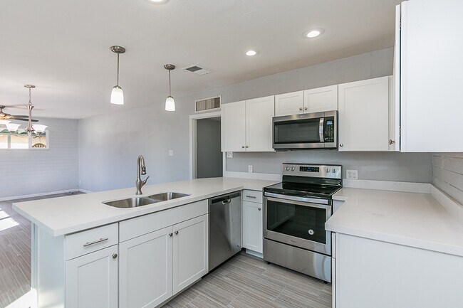 Photo - 3336 E Hubbell St