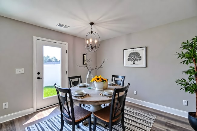 Photo - 175 Winding Chestnut Dr