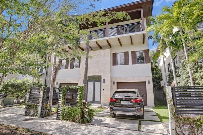 Photo - 3550 W Glencoe St Townhome