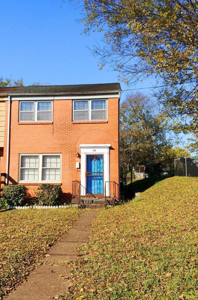 Photo - 644 N 5th St