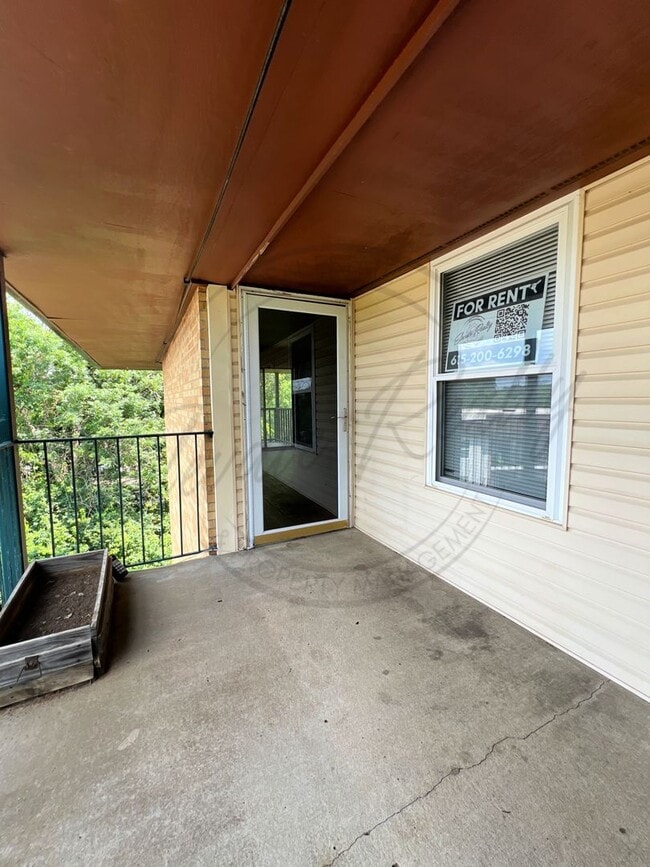 HOT LISTING ALERT: End-Unit Two Bedroom, T... - HOT LISTING ALERT: End-Unit Two Bedroom, T... Apartment