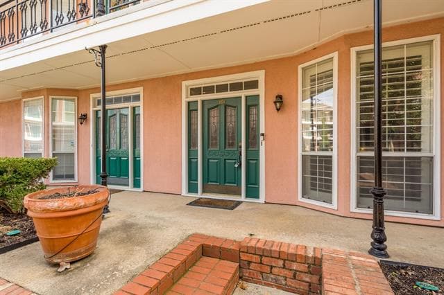 Building Photo - 3208 Cole Ave Unit 1111