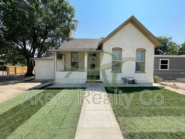 Photo - 920 Damson St