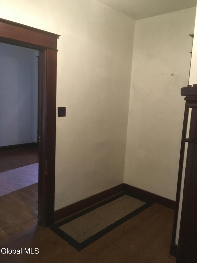 Photo - 307 Broadway