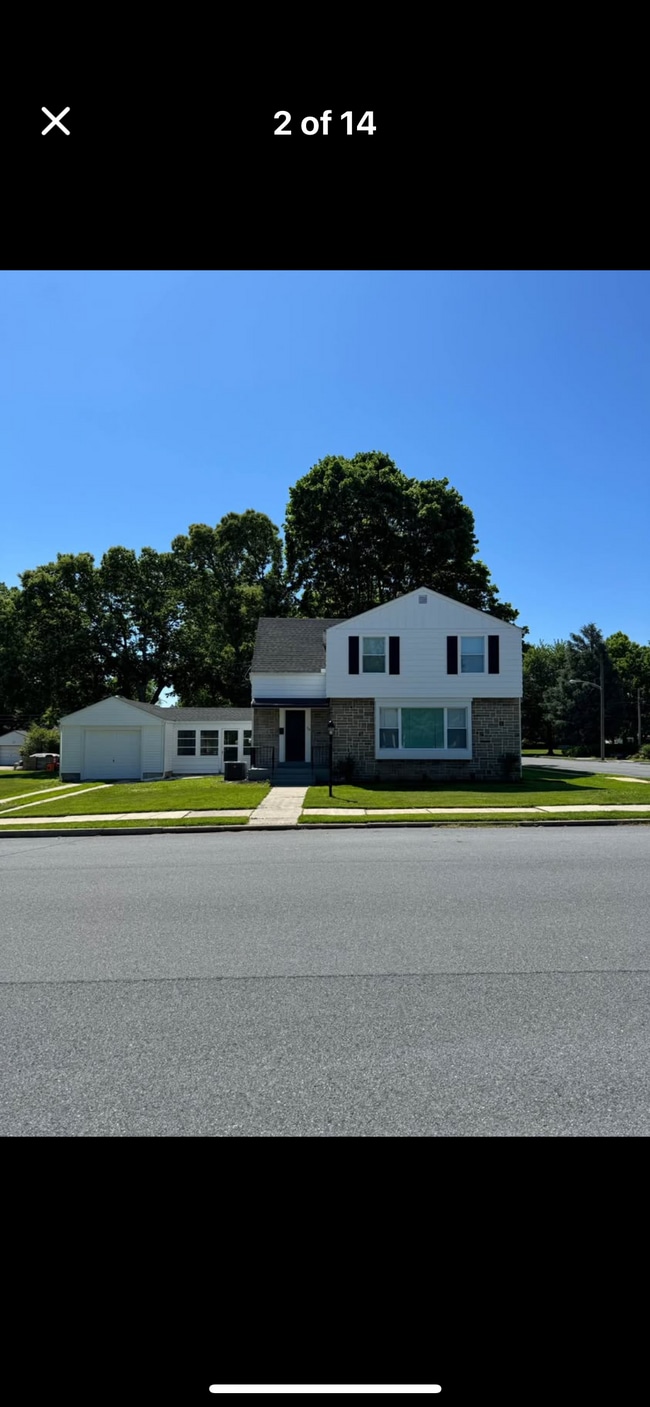 Photo - 316 W Maple St House