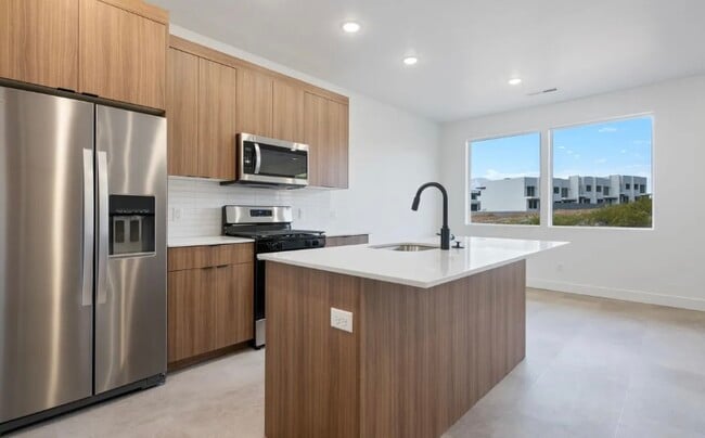 Photo - 310 S 1930 W