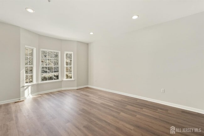 Photo - 102 Forest Dr