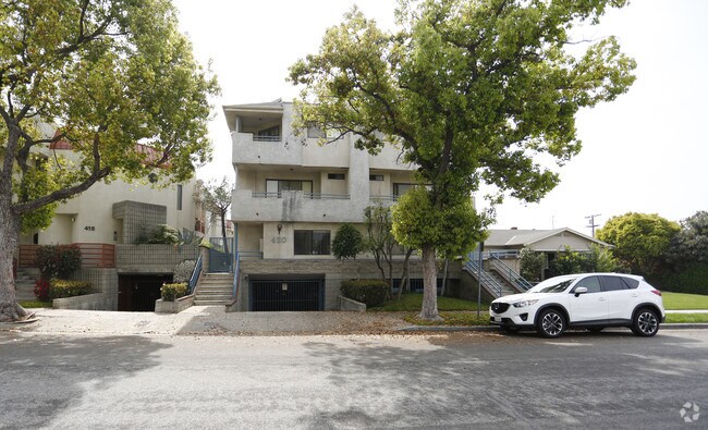 Photo - 420-422 Milford St