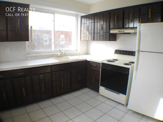 Photo - 1946 McKean St Unit Upper