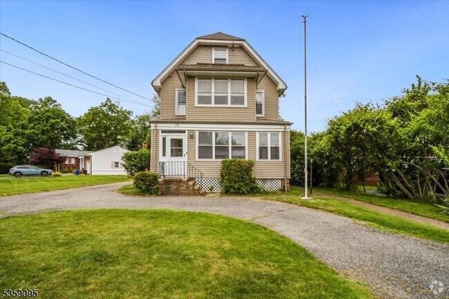Building Photo - 13 Jacobus Ave Rental