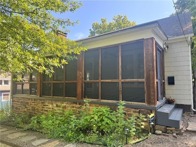 Photo - 610 N Olive Ave