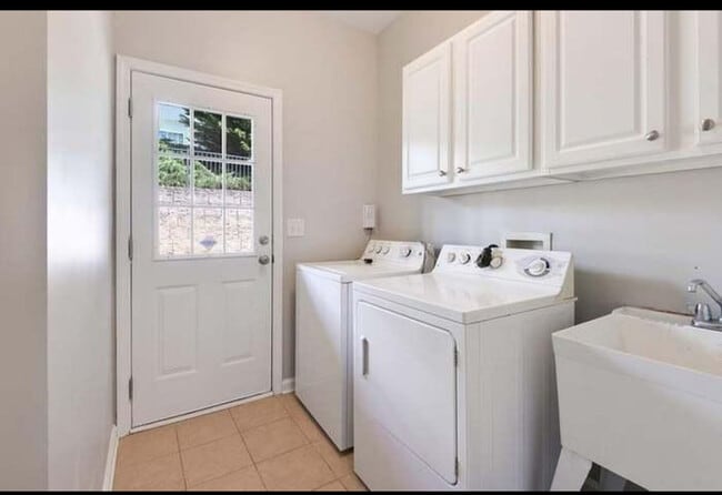 Photo - 1306 Thornborough Dr