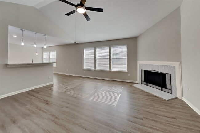 10 Windswept Oaks Pl