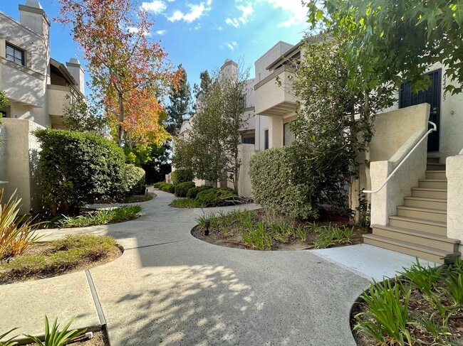 Building Photo - 8444 Via Sonoma Unit #85