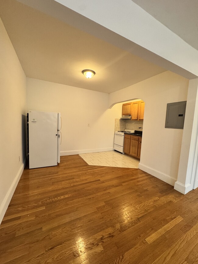 Photo - 401 Broadway