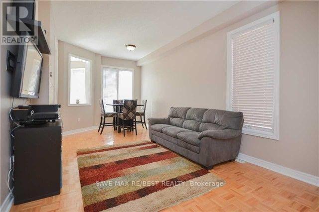 Photo - 92 Silent Pond Crescent