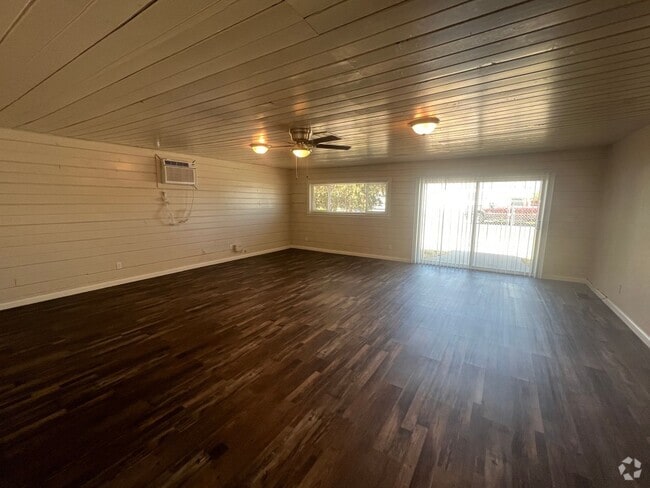 Building Photo - Beautiful home. Apply today!