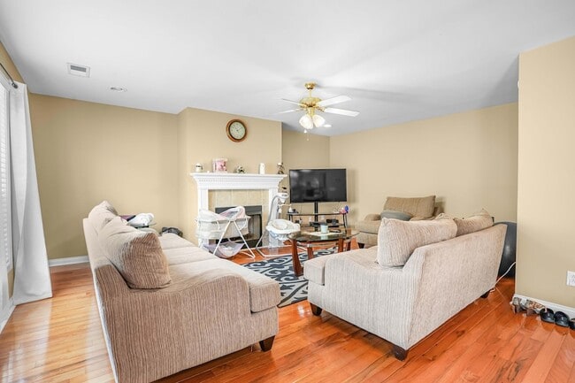 Photo - 4317 Saron Dr