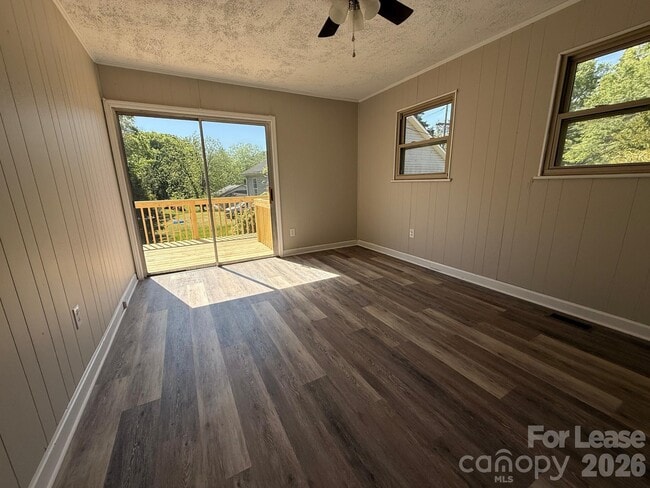 Photo - 742 Central Dr NW