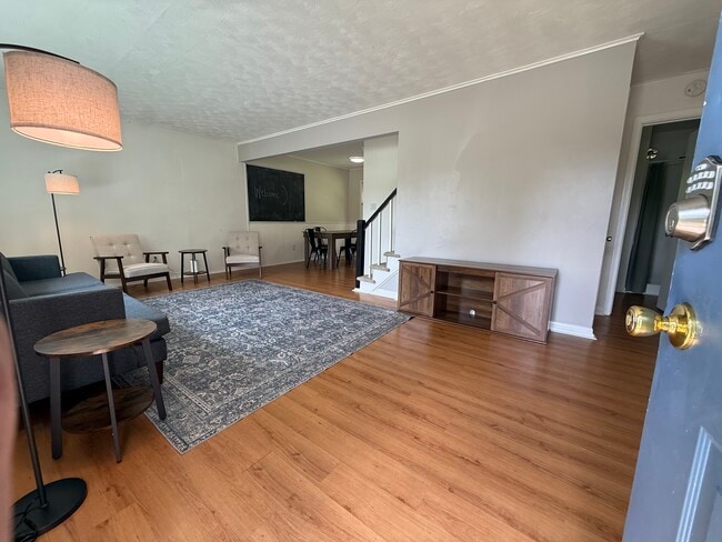 8 Connell Cir