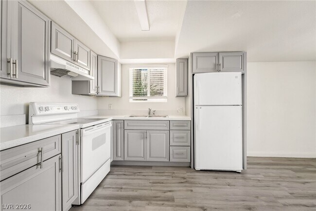 Building Photo - 5303 Del Gado Dr