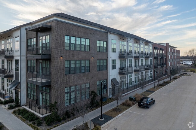 Alternar - Riverfront Lofts