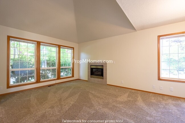 Building Photo - Three Bedroom Ranch In Aloha On Peaceful C... Rental