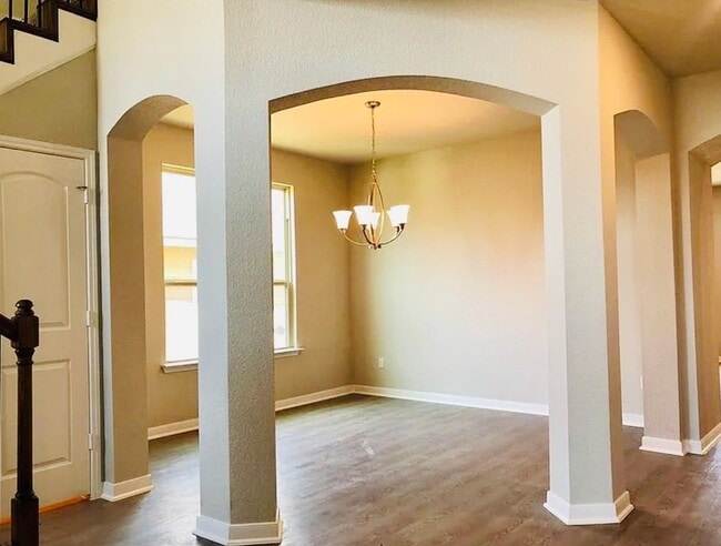 Photo - 2708 Beutel Rd