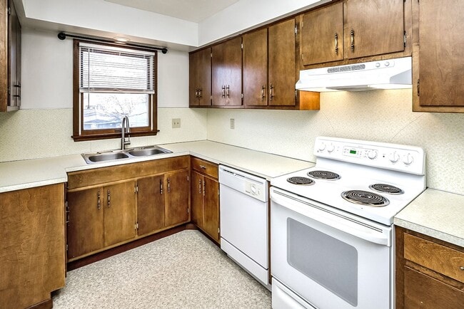 Photo - Spacious 2-Bed and 1-Bath Apartment! Unidad 6640-4