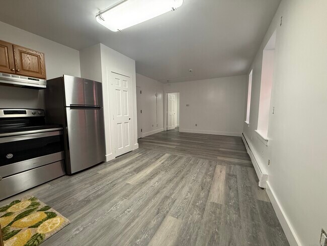 575 Bank St Unit 206