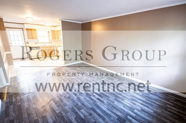 Photo - 823 State St