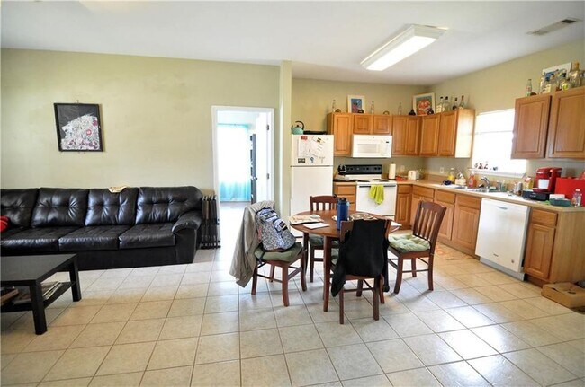 Photo - 90 Lee Road 2149