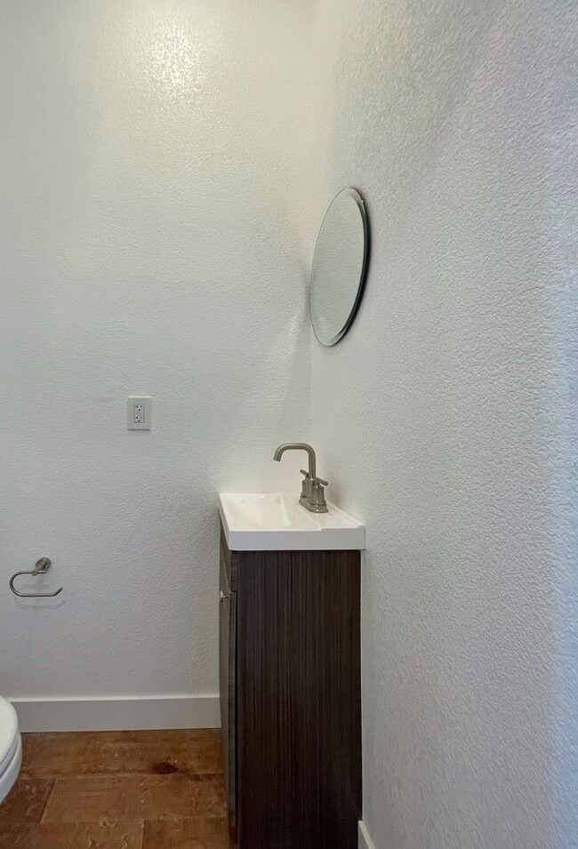 Photo - Striking 2BD/2.5 Bath Townhome in MidTown ...