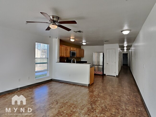 Photo - 708 W 6th St Unit A