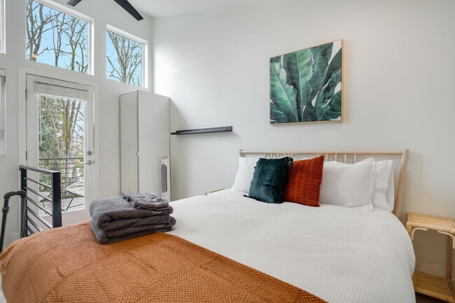 Photo - 3843 20th Ave SW Unidad ID1035939P