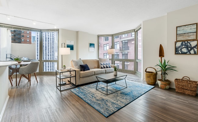 Building Photo - 1125 N Dearborn St Rental