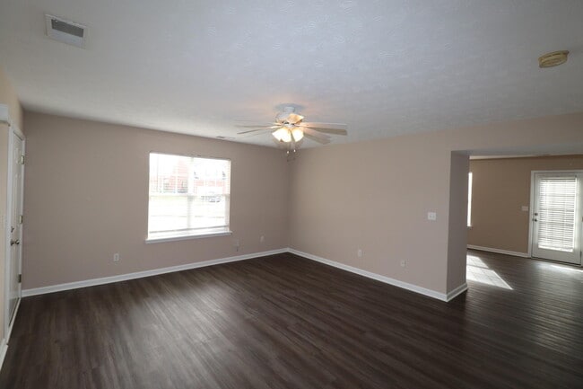 Photo - 100-102 Aubrey Dr