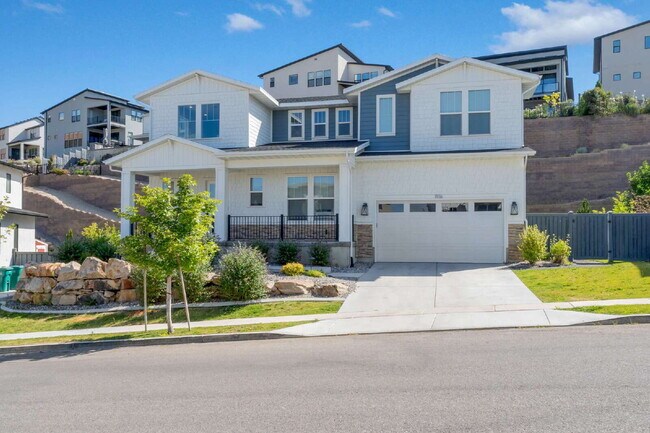 Photo - Traverse Mountain | SPACIOUS LIVING | 6 BED 4 BATH SINGLE FAMLY HOME