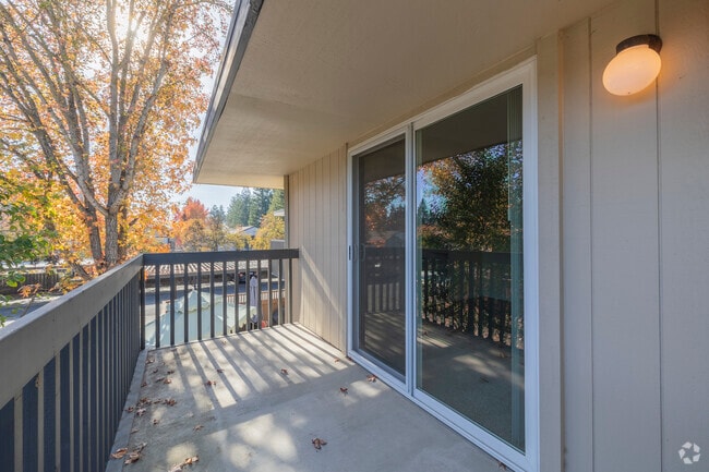 1BR, 1BA - 700 SF - Balcony