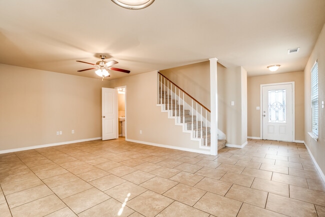 Photo - 811 E College Ave