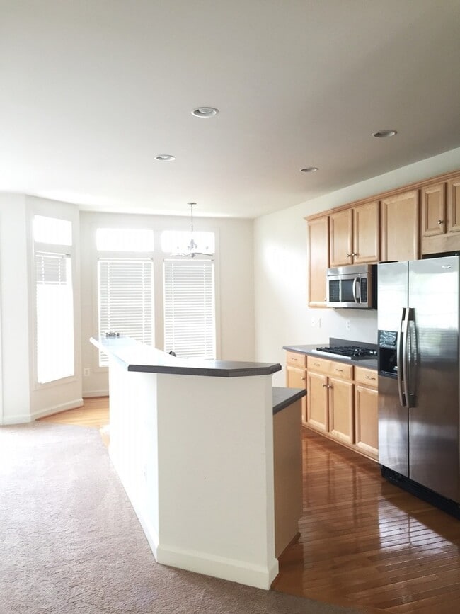 Photo - Spacious Townhouse in the City!