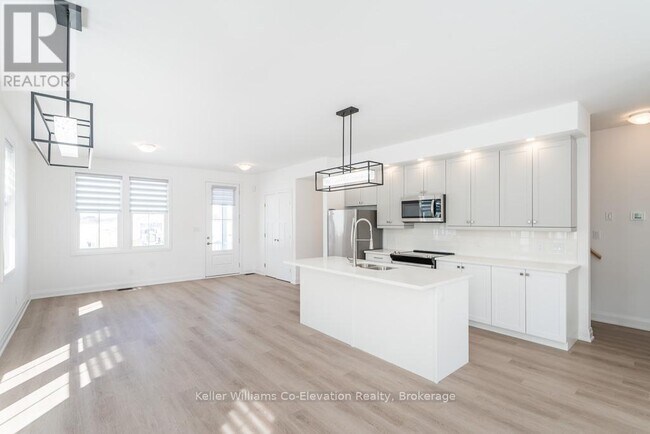 Photo - 4 Danielle Cres