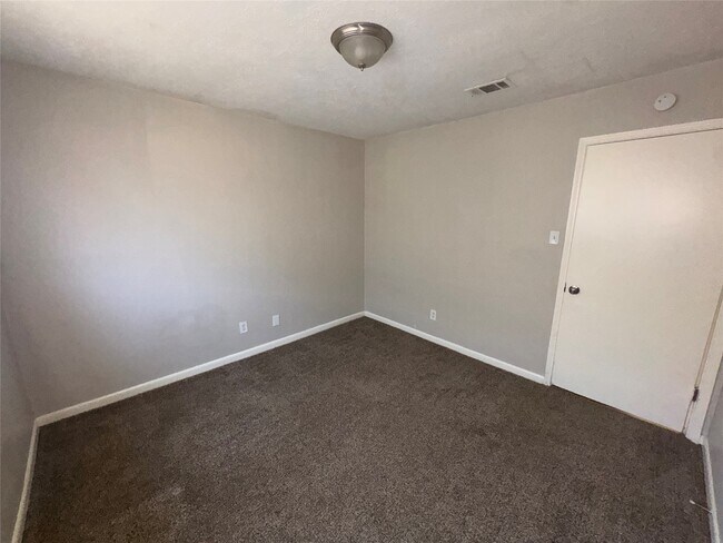 Photo - 13355 Lake Breeze Ln