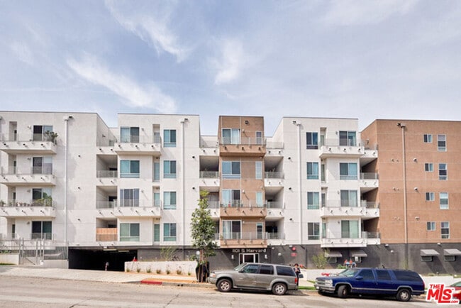 Photo - 1101 S Harvard Blvd Unidad 407 Rental