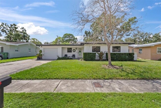 Building Photo - 4714 W Oakellar Ave