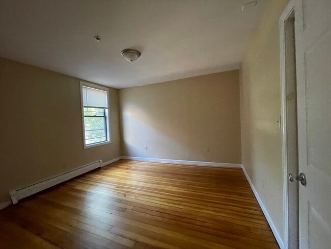 Photo - 290-292-292 Chestnut St Unit 3