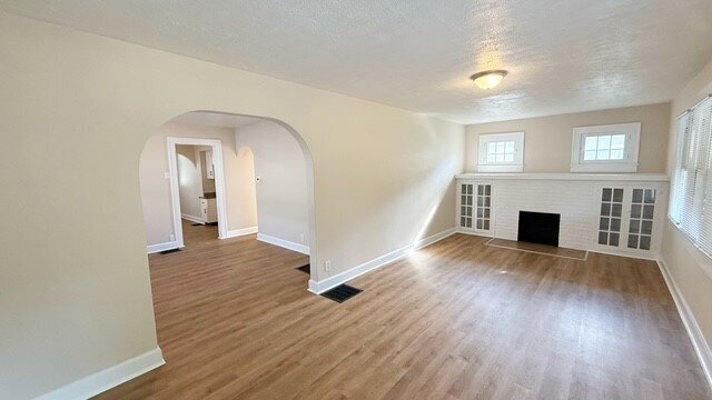 Photo - EAST SIDE FULLY RENOVATED 2 BEDROOM BUNGALOW AVAILABLE NOW!