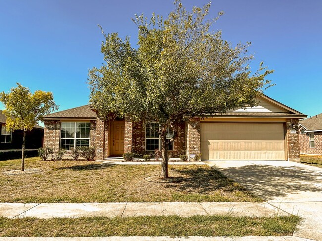 Available NOW!!!! This charming 1 story, 4... - Available NOW!!!! This charming 1 story, 4... House