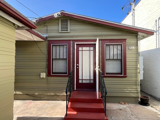 Building Photo - 3945 4th Ave Unit 3