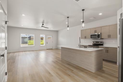 Building Photo - 3 bedroom in Billings MT 59106 Rental